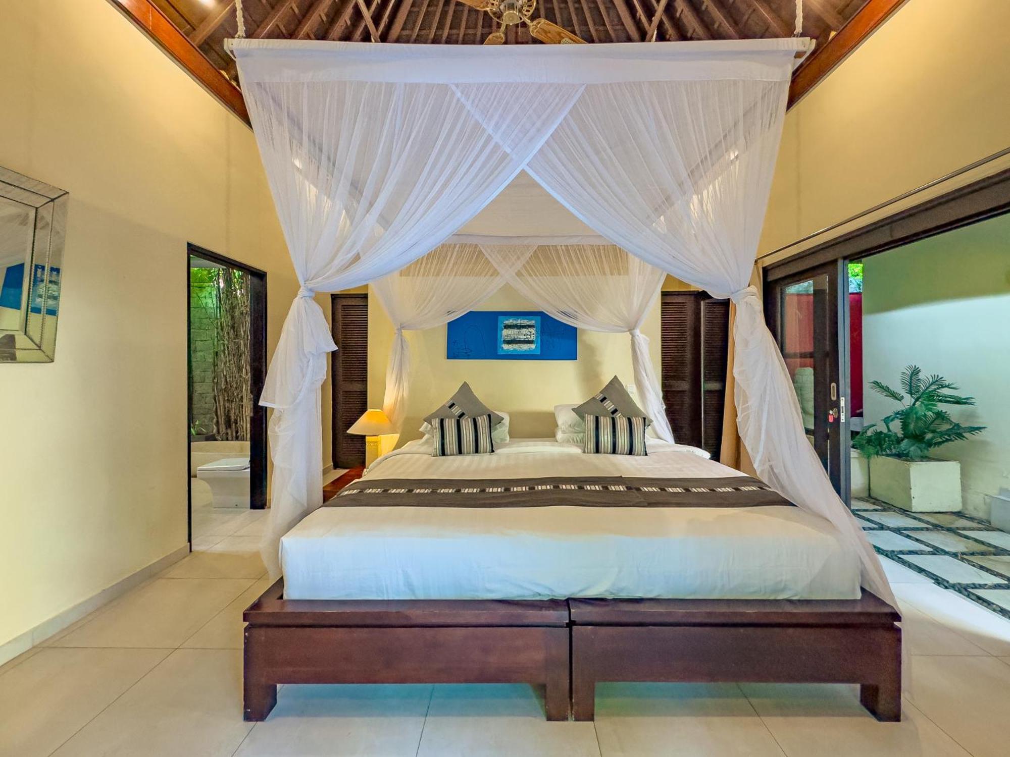 Villa Bugis Abimanyu Seminyak Room photo