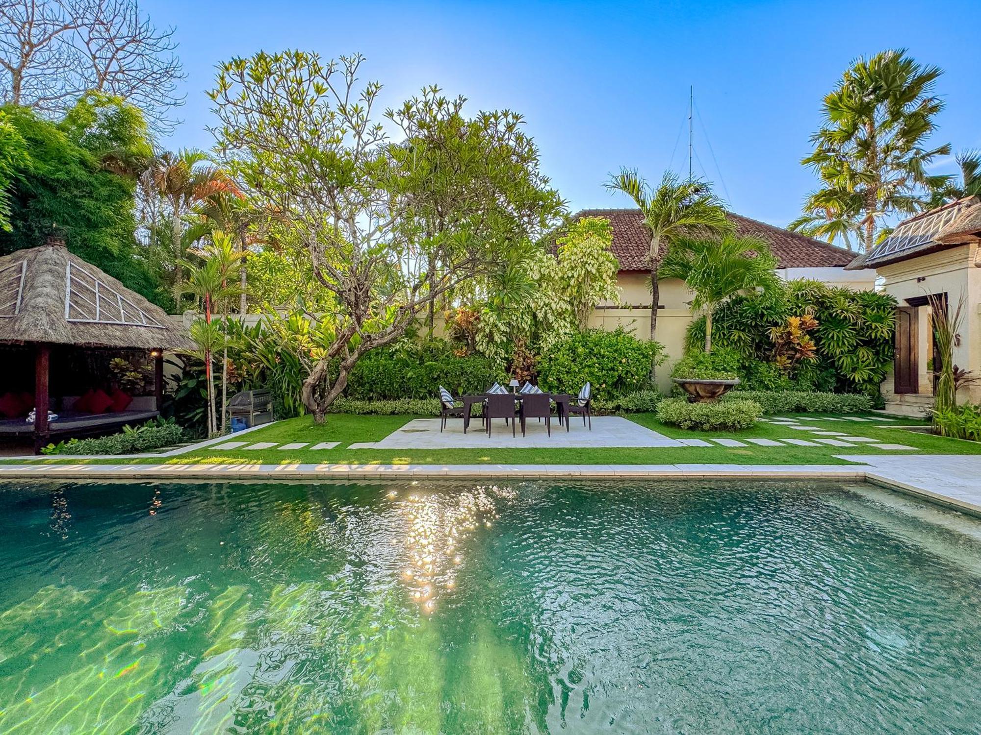 Villa Bugis Abimanyu Seminyak Room photo